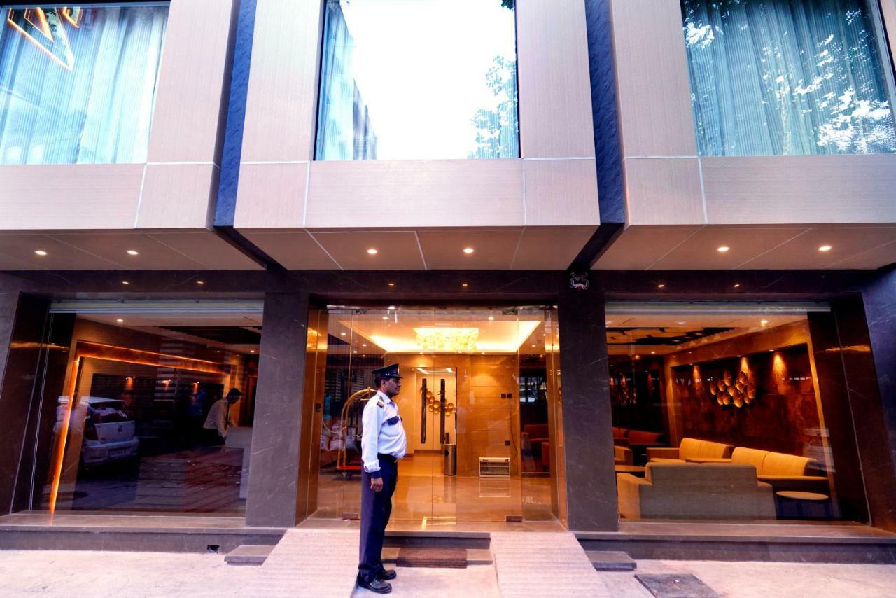 Pride With Free Airport Pickup Hotel New Delhi